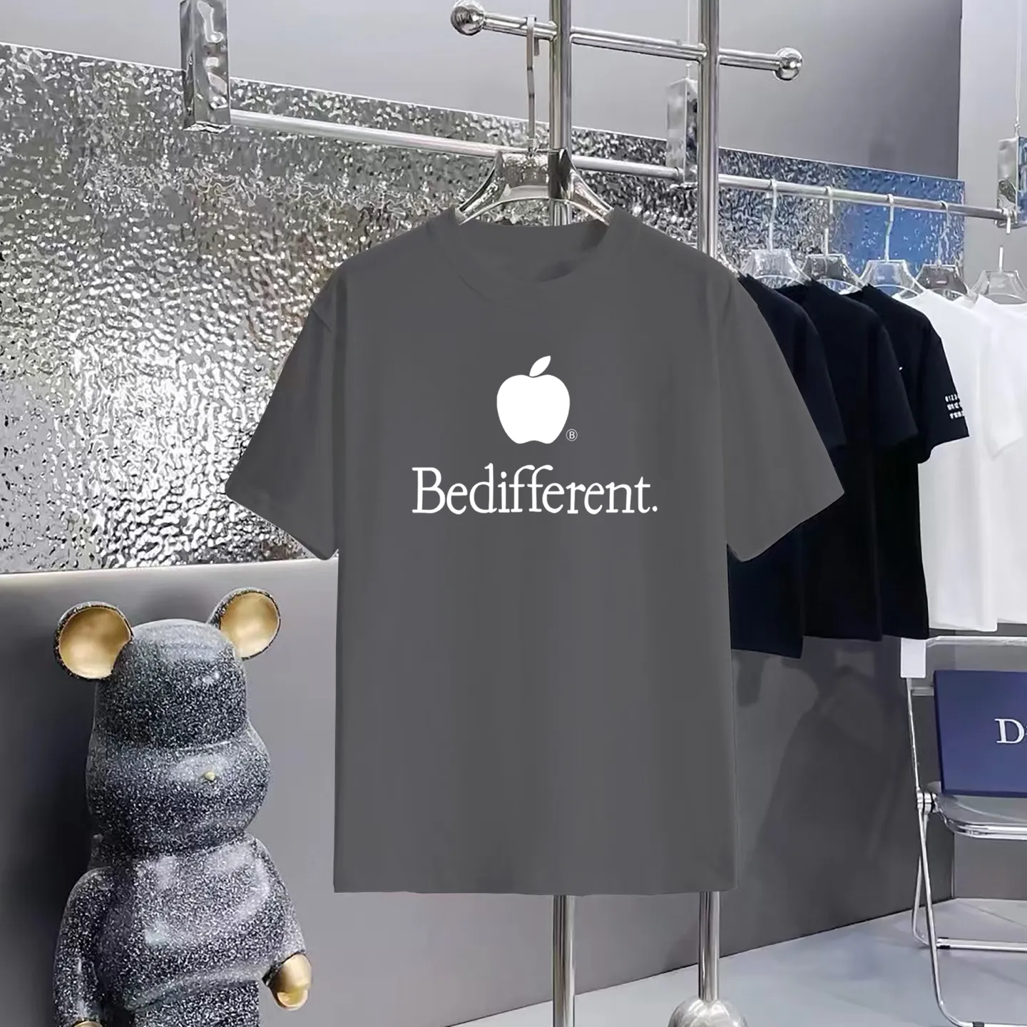 ￼ Balenciaga T 1:1 300 1×1 Same Style logo OS 200 ：Black，White， ，Red， Gray Size：XS-L